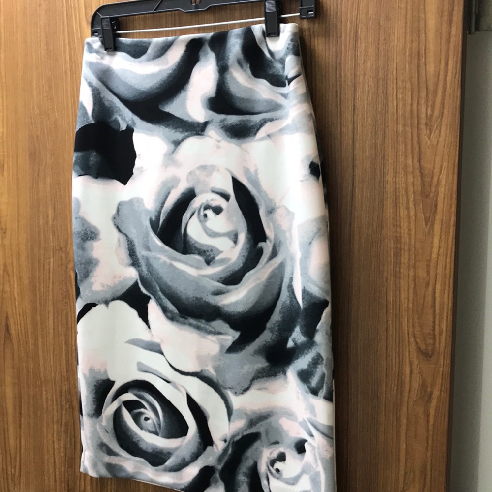 Worthington floral skirt. Size 6